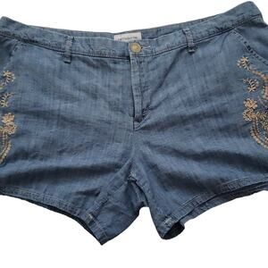 Liz Claiborne Denim Embroidered Shorts 16